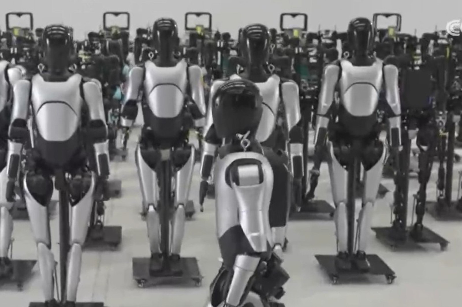 央视报道！揭秘z6.com机器人量产超级工厂